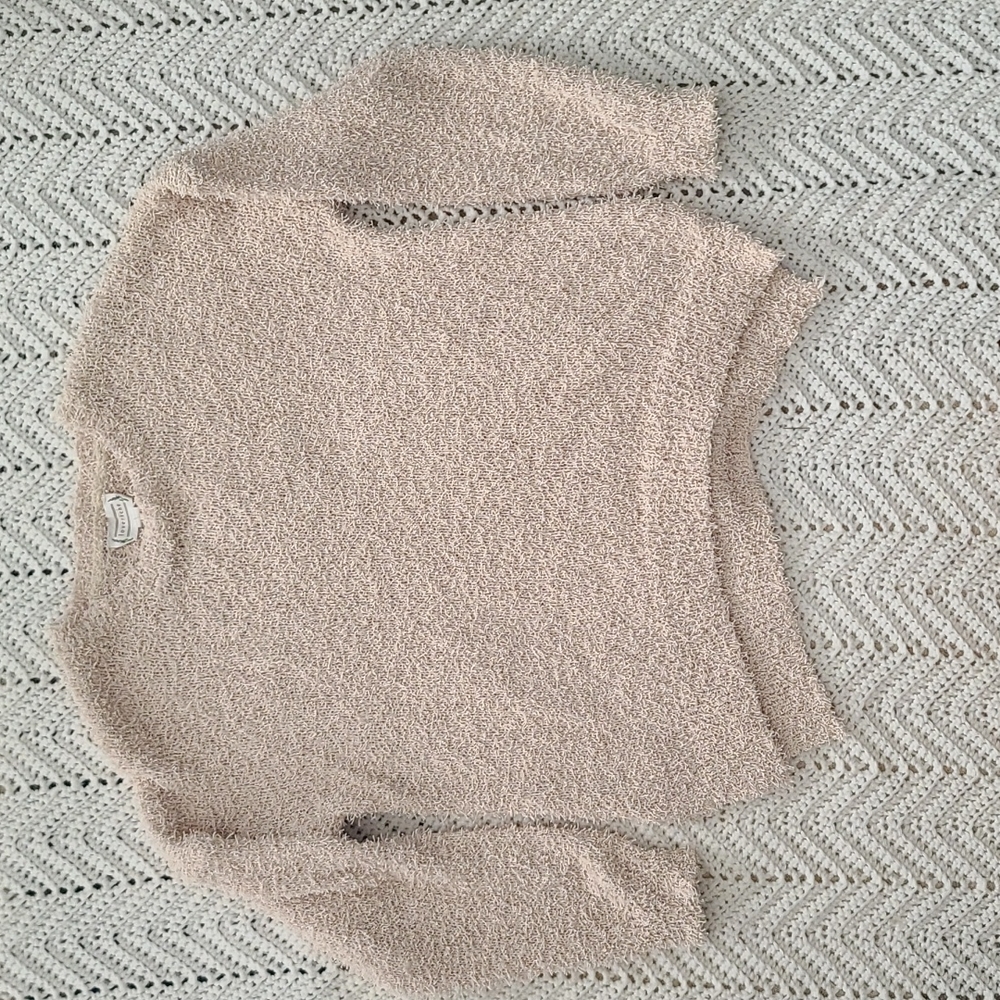 Cream tan sweater size medium